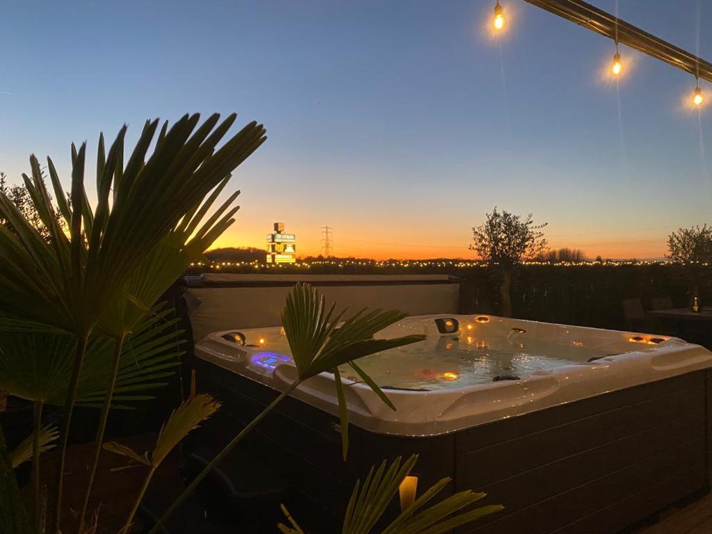 Wellness Dome Penthouse Suite Kerkrade Exterior foto